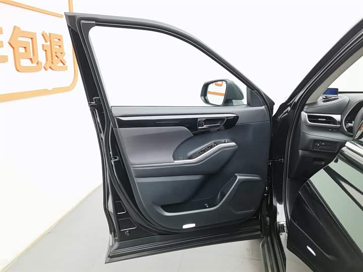 Фото 8 - Toyota Highlander