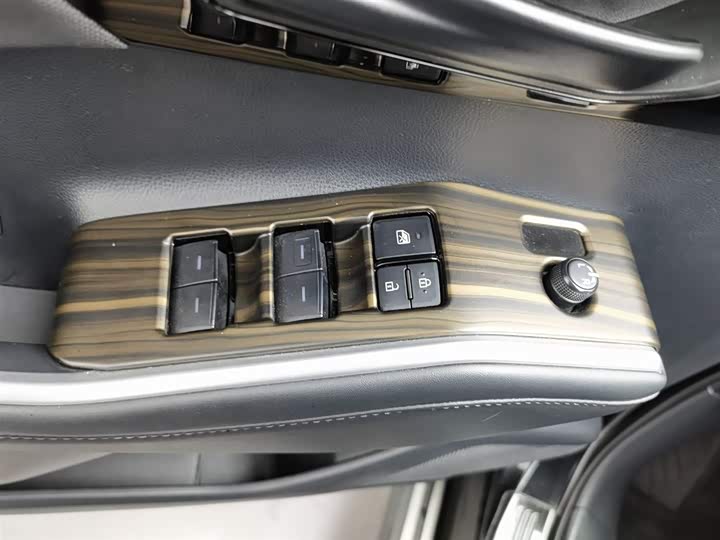 Фото 9 - Toyota Highlander