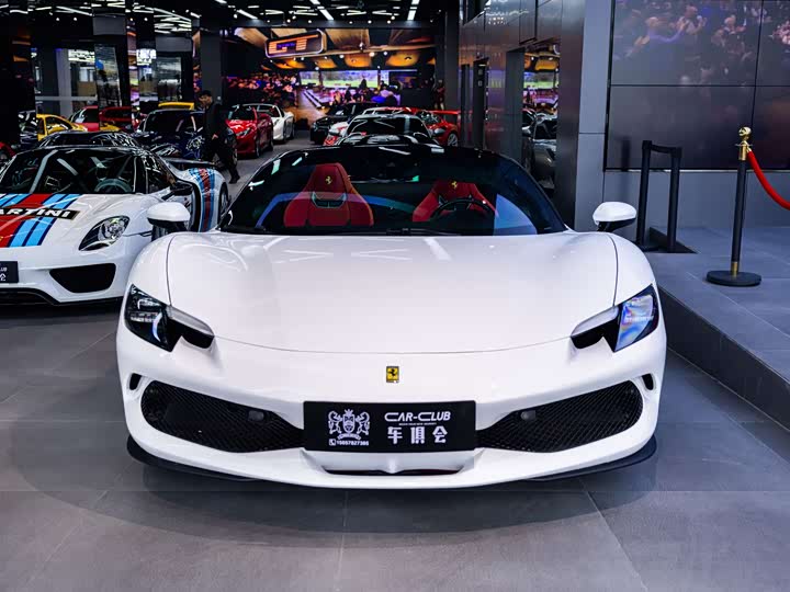 Фото 2 - Ferrari 296