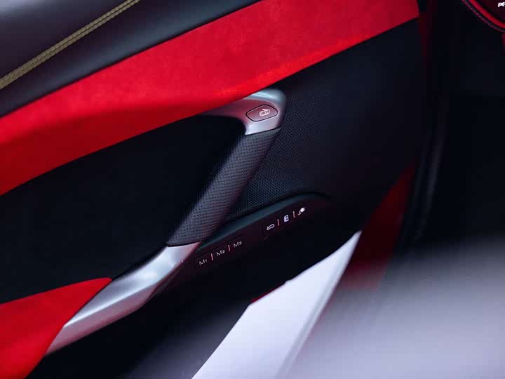 Фото 5 - Ferrari 296