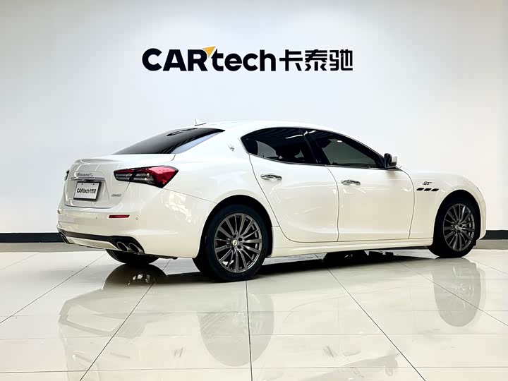 Фото 3 - Maserati Ghibli