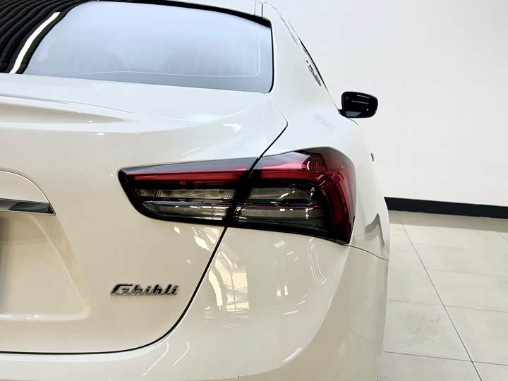 Фото 7 - Maserati Ghibli