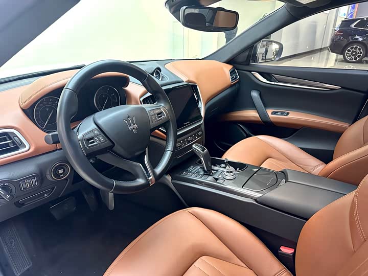 Фото 8 - Maserati Ghibli