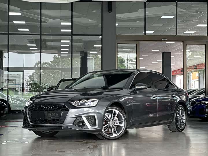 Фото 1 - Audi A4L