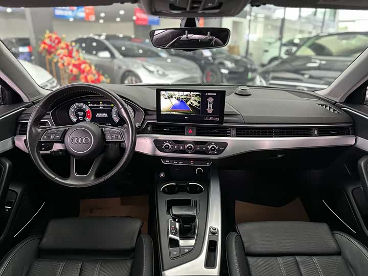 Фото 6 - Audi A4L