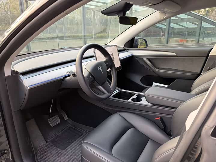 Фото 3 - Tesla Model Y