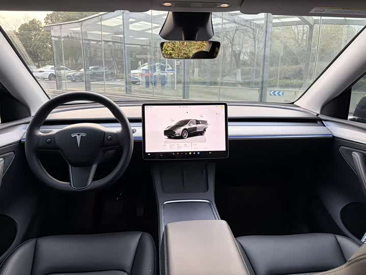 Фото 8 - Tesla Model Y
