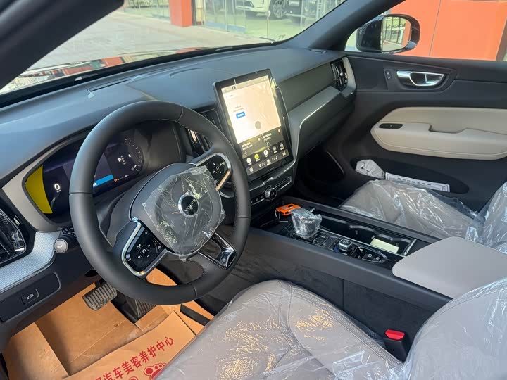 Фото 6 - Volvo XC60