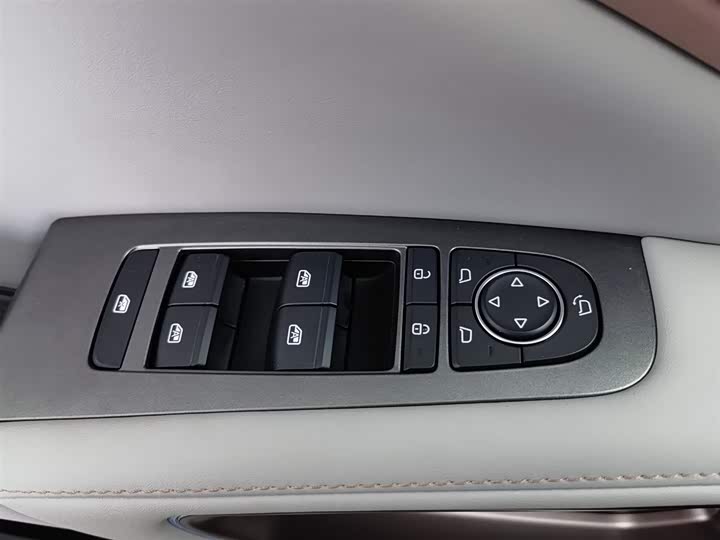 Фото 9 - BYD Yuan Up