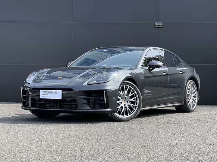 Фото 1 - Porsche Panamera