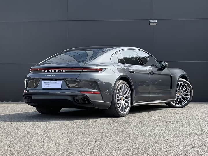 Фото 2 - Porsche Panamera