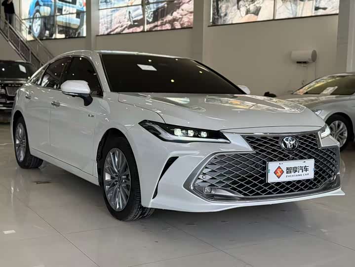 Фото 3 - Toyota Avalon