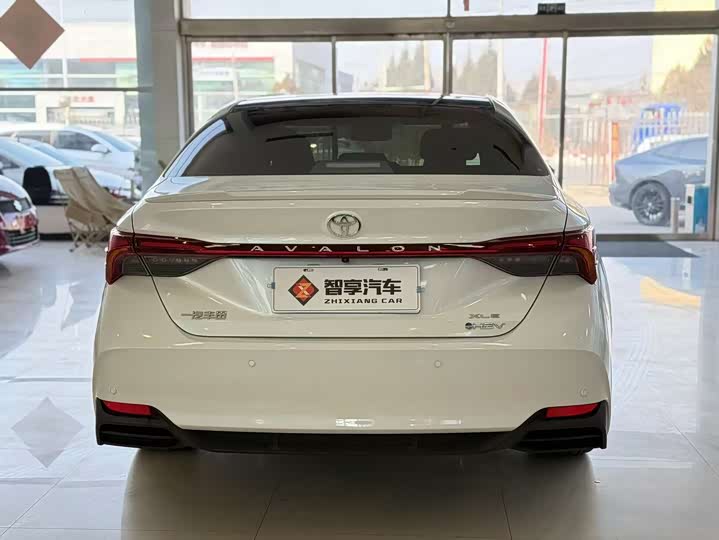 Фото 4 - Toyota Avalon