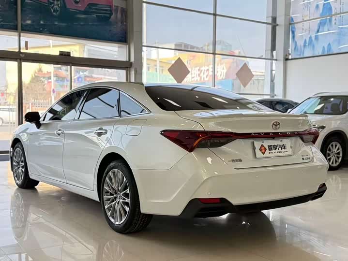 Фото 6 - Toyota Avalon