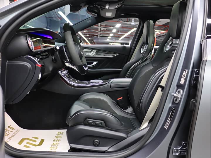 Фото 6 - Mercedes-Benz E-Class AMG