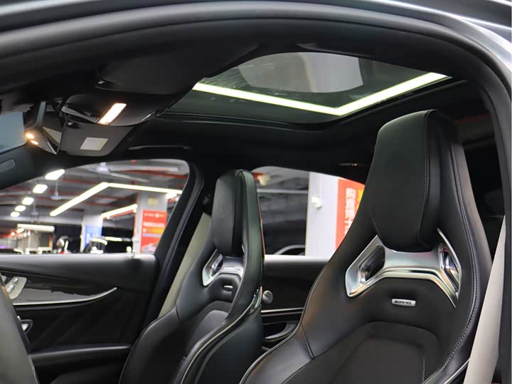 Фото 9 - Mercedes-Benz E-Class AMG