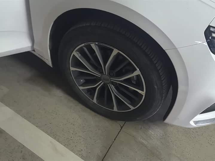 Photo 6 - Geely Preface