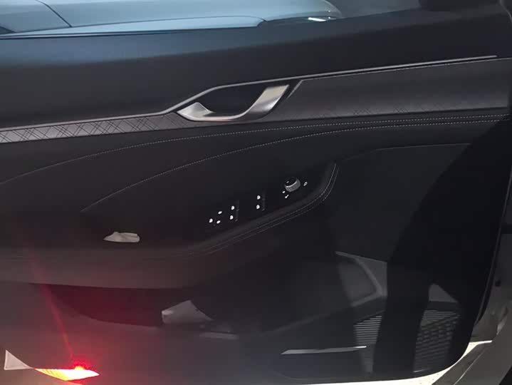 Photo 7 - Geely Preface