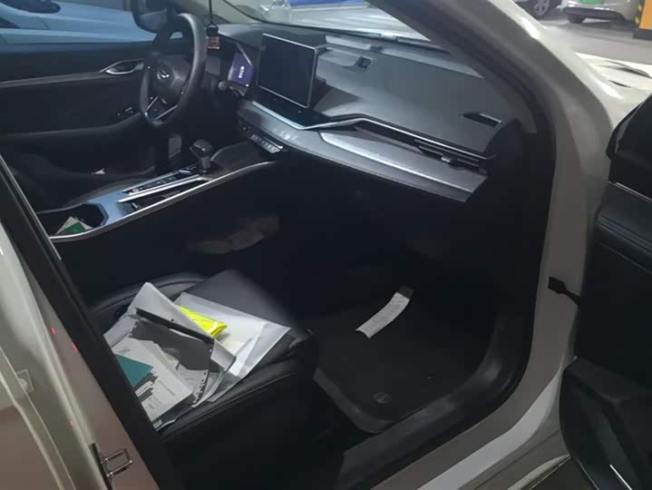 Photo 8 - Geely Preface