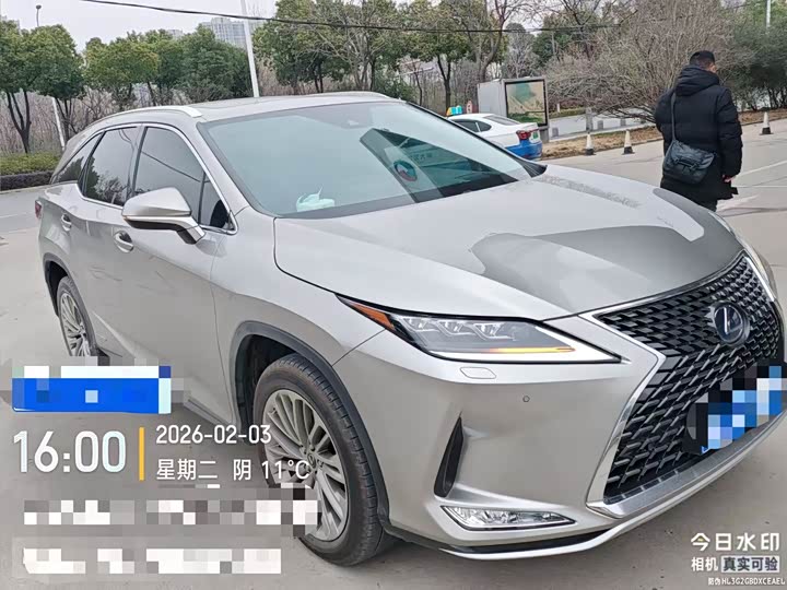 Фото 1 - Lexus RX