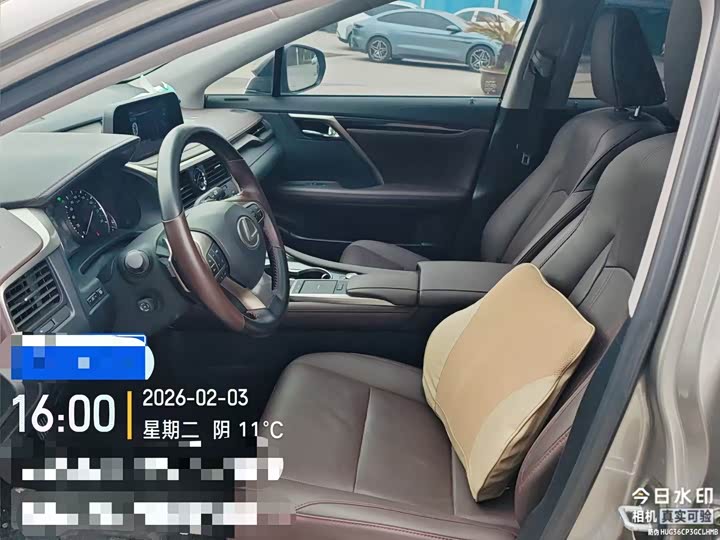 Фото 3 - Lexus RX