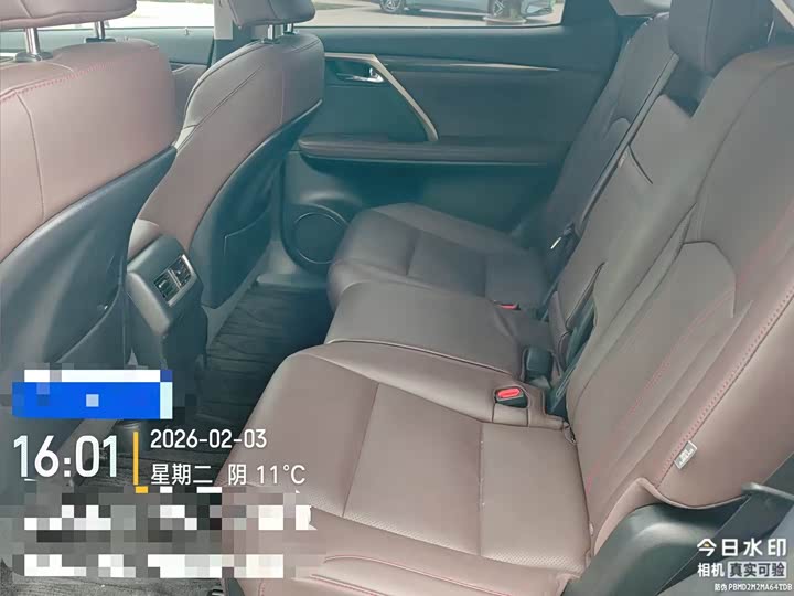 Фото 4 - Lexus RX