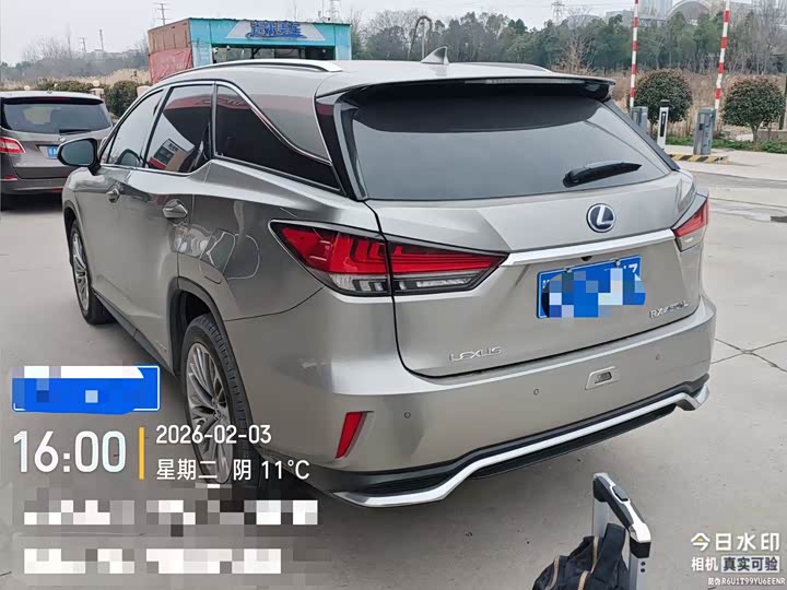 Фото 5 - Lexus RX