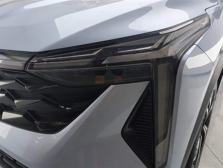 Фото 5 - Geely Atlas