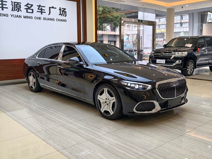 Photo 3 - Mercedes-Benz Maybach S-Class