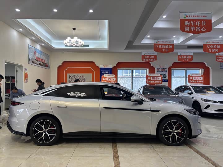 Фото 4 - BYD Han L