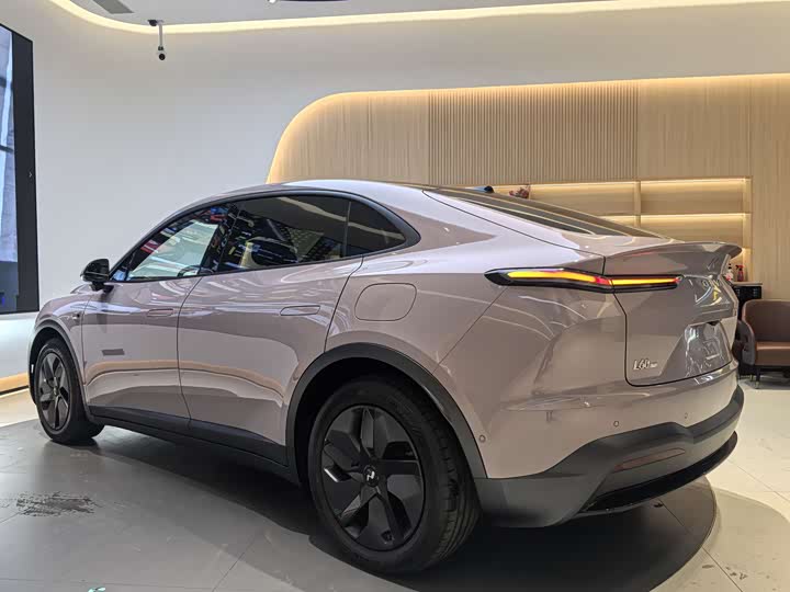 Фото 4 - Nio Onvo L60