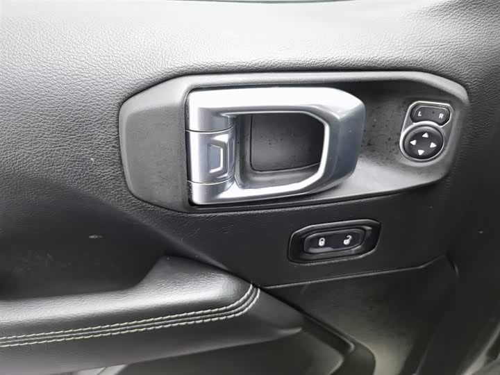 Фото 9 - Jeep Gladiator