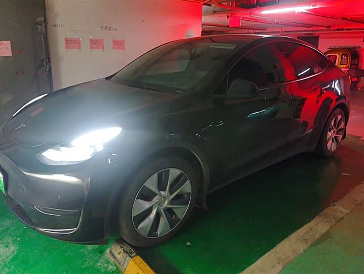 Фото 1 - Tesla Model Y