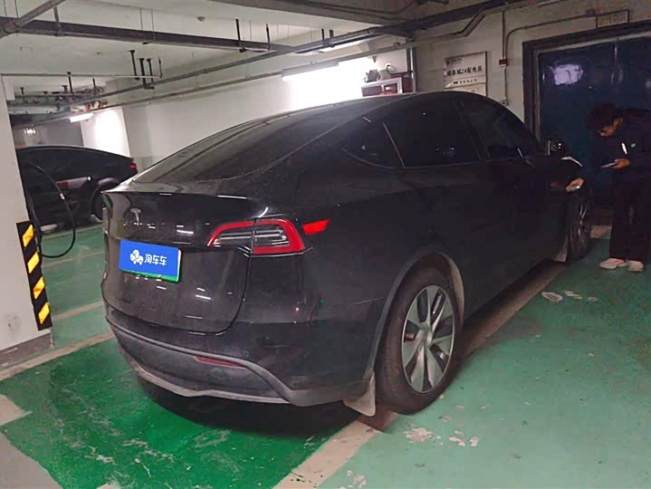 Фото 3 - Tesla Model Y