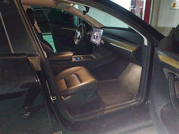 Фото 8 - Tesla Model Y