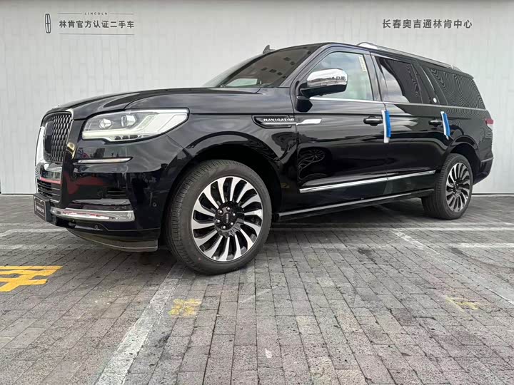 Фото 1 - Lincoln Navigator