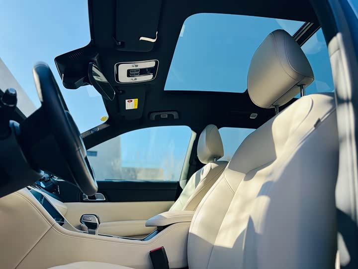 Фото 6 - LiXiang One