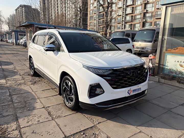 Фото 3 - Hyundai Custo