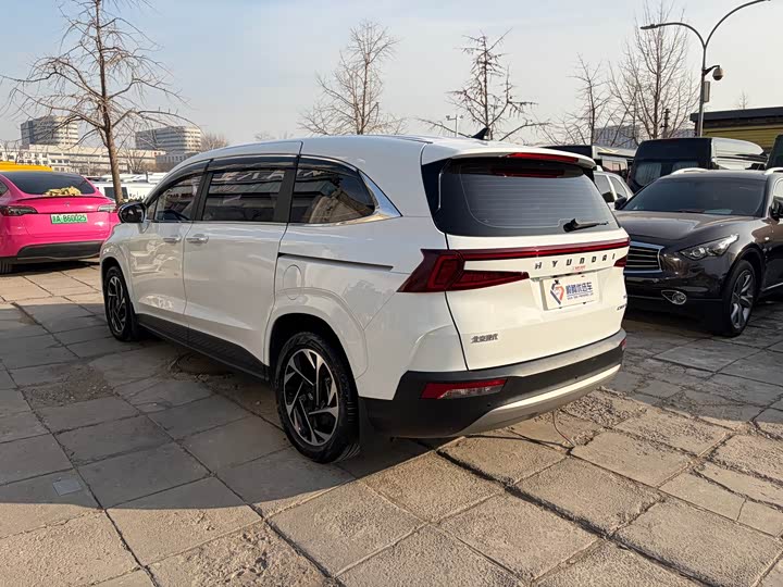 Фото 6 - Hyundai Custo