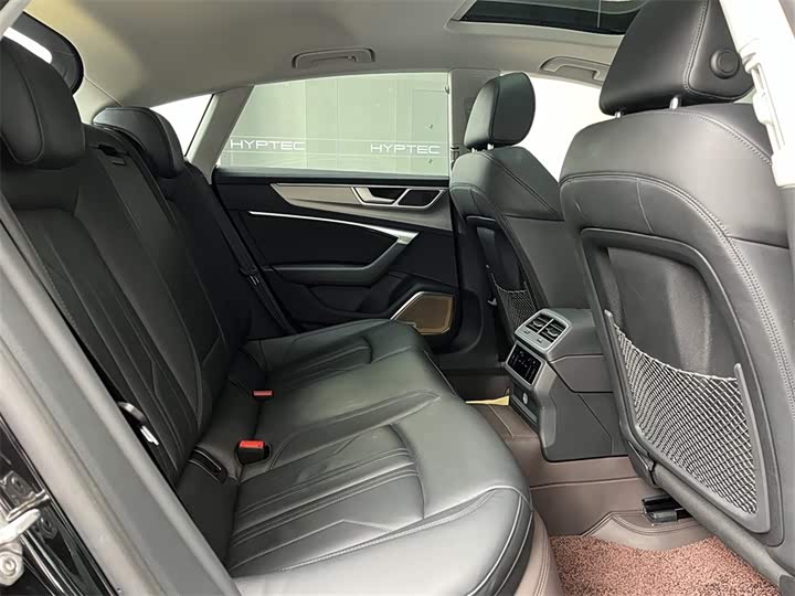 Фото 7 - Audi A7