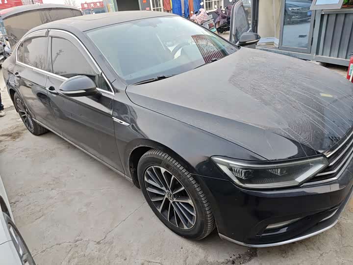 Фото 2 - Volkswagen Magotan