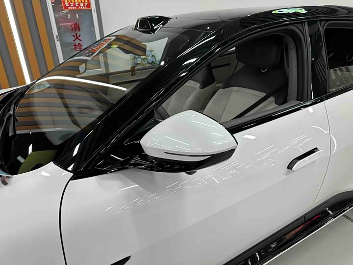 Фото 6 - Avatr 06