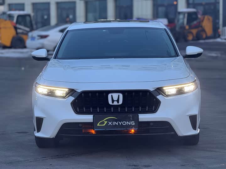 Фото 1 - Honda Inspire