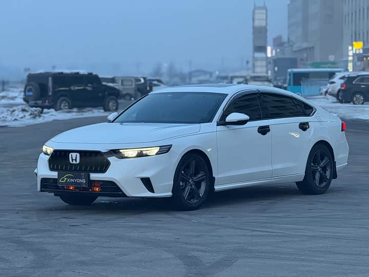 Фото 3 - Honda Inspire