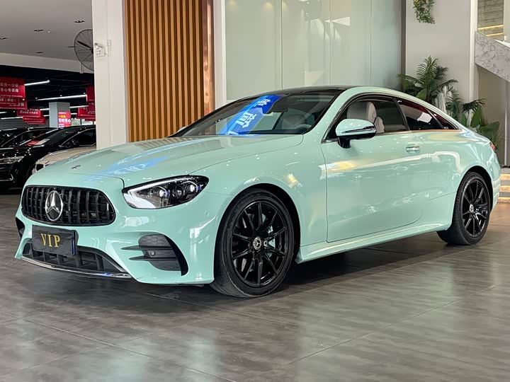 Фото 3 - Mercedes-Benz E-Class