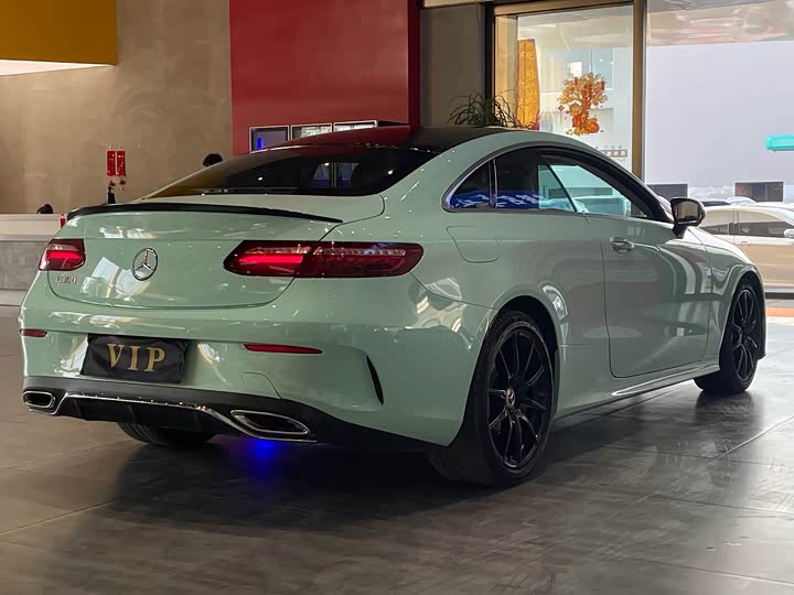 Фото 5 - Mercedes-Benz E-Class