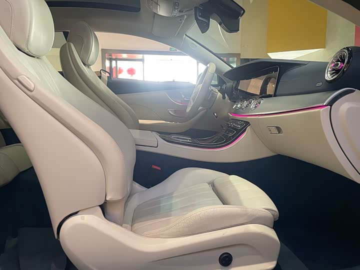 Фото 8 - Mercedes-Benz E-Class