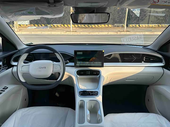 Фото 6 - Geely Galaxy Geome