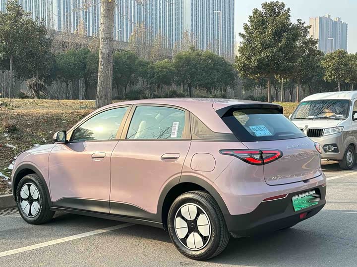 Фото 8 - Geely Galaxy Geome