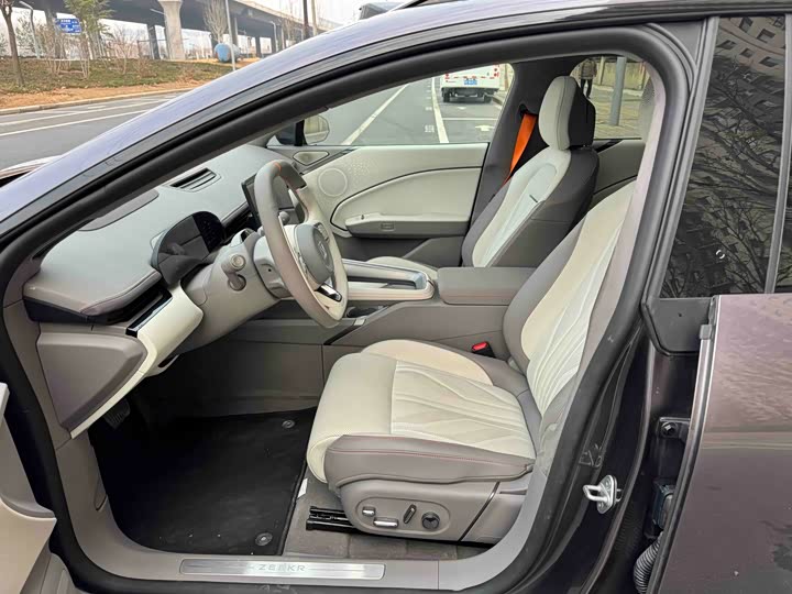 Фото 4 - Zeekr 007 GT